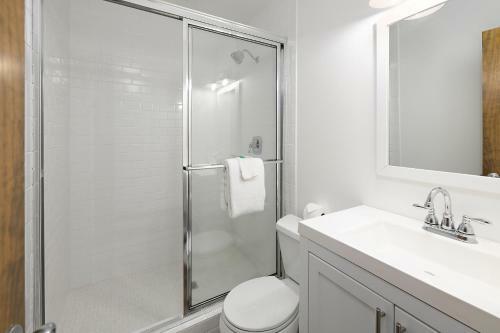 Village Area - 2 Bed - 2 Bath Cottage - Pup Friendly!