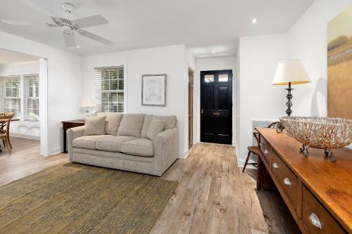 Village Area - 2 Bed - 2 Bath Cottage - Pup Friendly!