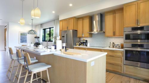 Maui Westside Presents - Luana Garden Villas 18c
