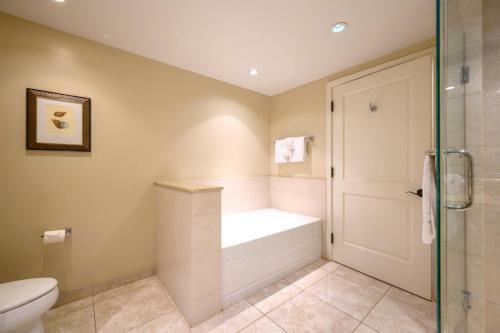 Apartamento K B M Resorts- Large 1bd, Upgraded, Private Balcony, Easy Pool And Beach Access