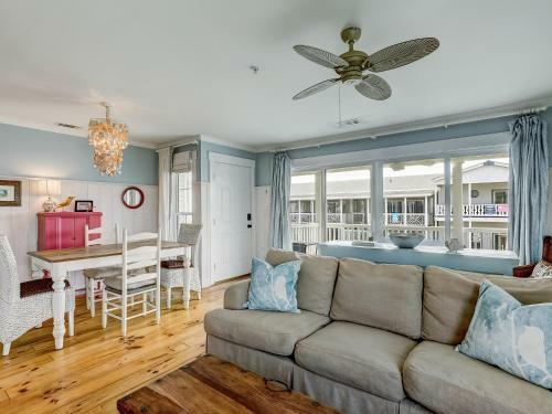 Ocean Views, Steps To Beach, Heated Pool Access! By Southern Belle Tybee