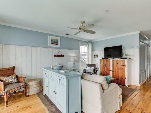 Ocean Views, Steps To Beach, Heated Pool Access! By Southern Belle Tybee