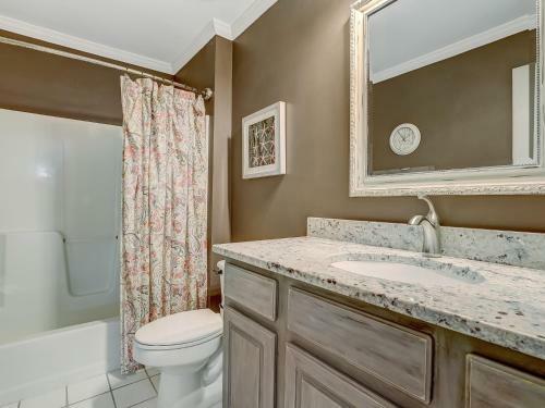 Ocean Views, Steps To Beach, Heated Pool Access! By Southern Belle Tybee