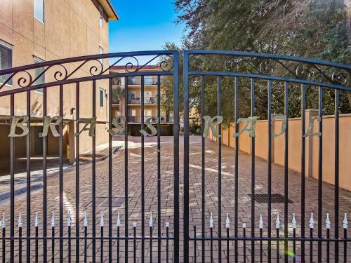 New Listing! Pool Views, Steps To Beach, Restaurants, Shopping & More!