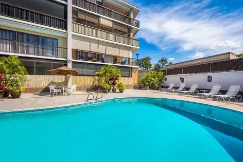 Kona Plaza 215
