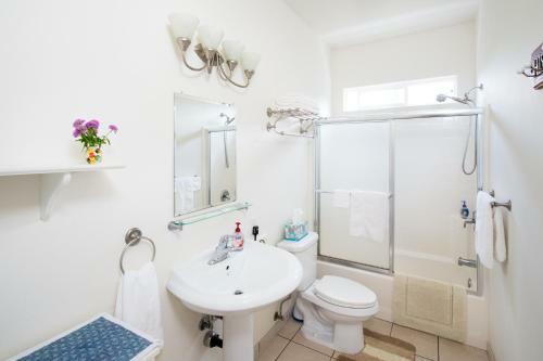 Hostal Bears' Place Guest House