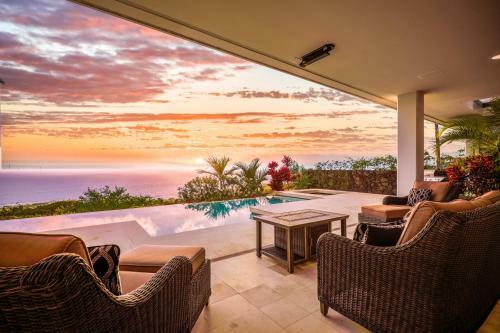 Dolphin House - Hawaii