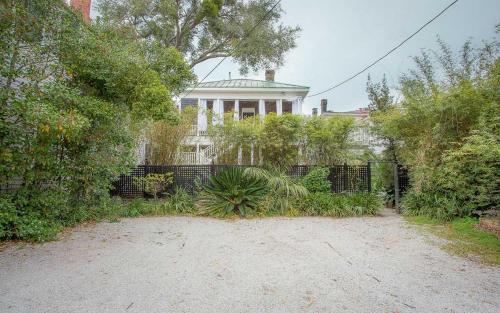 Southern Comfort Manor By Lucky Savannah