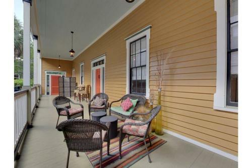 The Victorian Porch