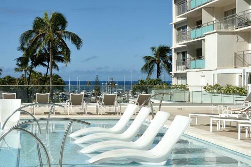 Apartamento @ Marbella Lane Executive Suite, Steps To Beach