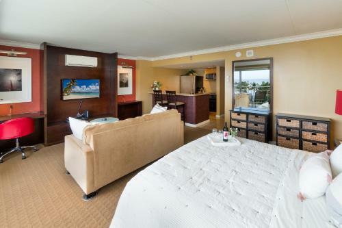 Apartamento @ Marbella Lane Executive Suite, Steps To Beach
