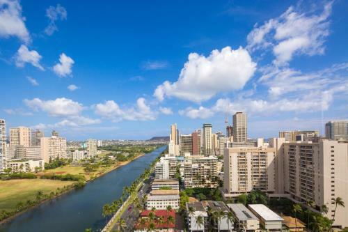 Apartamento 2 Bedroom Corner Suite & Tropical Views