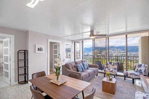 Waikiki Banyan 2 Bedroom Condo-suite Home