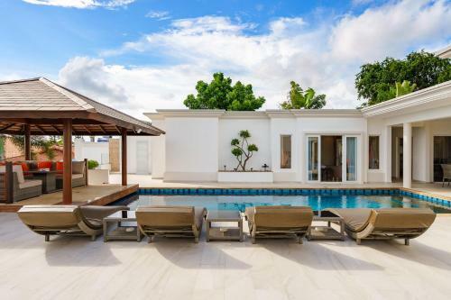 Sunset View Pool Villa 7 Br 14-16 Persons