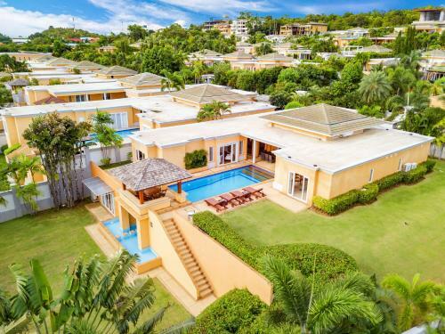 Sunset View Luxury Pool Villa 4br 8-10 Persons