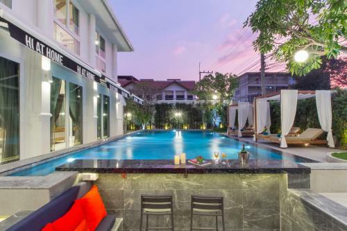 Stylish 2-villa Combination By Hi At Home