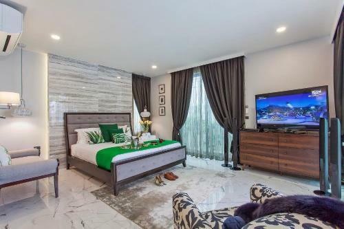 Stylish 2-villa Combination By Hi At Home