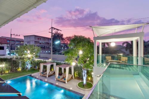 Stylish 2-villa Combination By Hi At Home