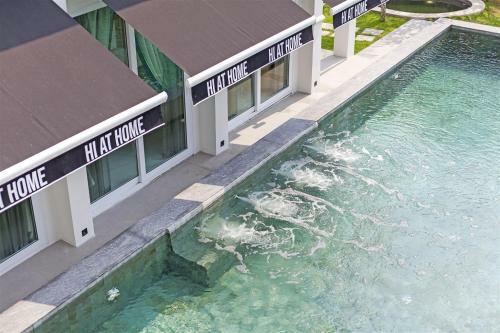 Stylish 2-villa Combination By Hi At Home