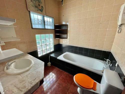 Hostal Kaewthip Family&pool