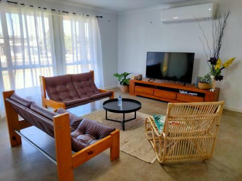 Coco And Maxie's Beach Holiday Home