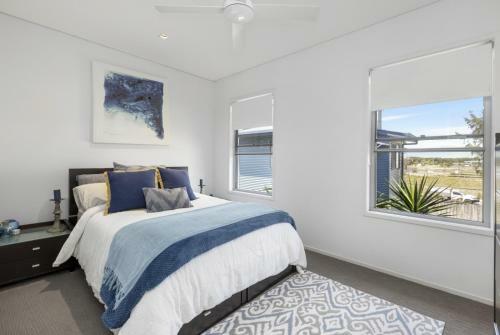5 Bedroom Beachside Entertainer By Uholiday