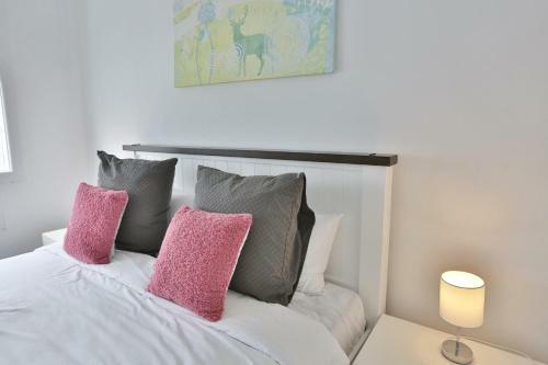 Surrey Hill Elgence And Refined House