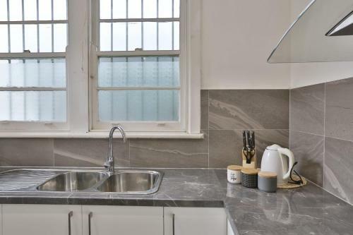 Surrey Hill Elgence And Refined House