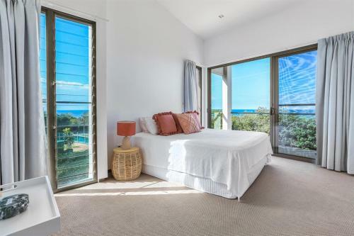 Indulgent Beachside Luxury, Sunrise Beach