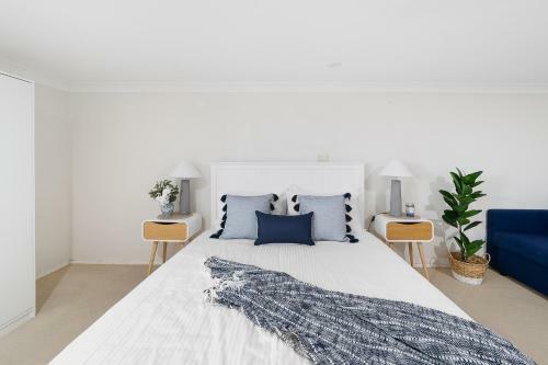 Modern Beach Home, Stunning View And Great Garden