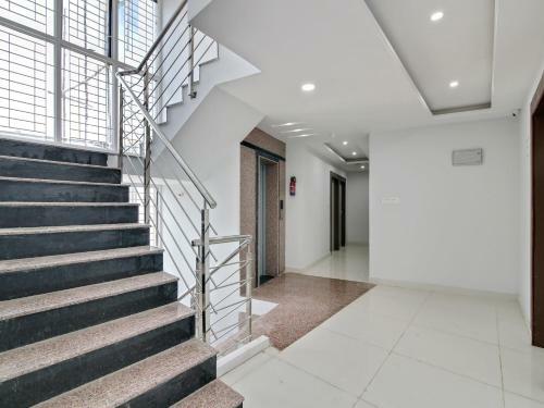 Hotel Silverkey Executive Stays 46745 Opposite Vinayaka Apartments
