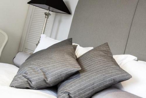 Hostal Sutherlands Guest House