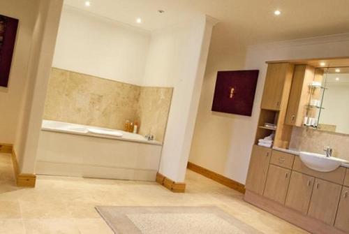Hostal Sutherlands Guest House