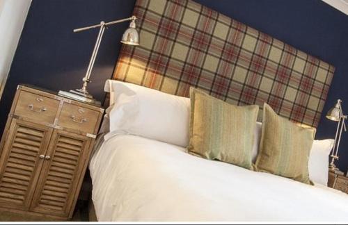 Hostal Sutherlands Guest House