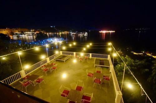 One Light Hostel