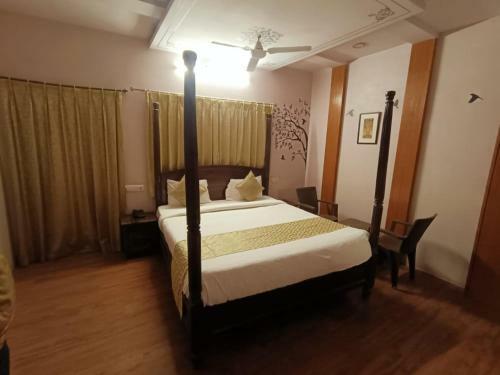 Hotel The Ishani Vilas