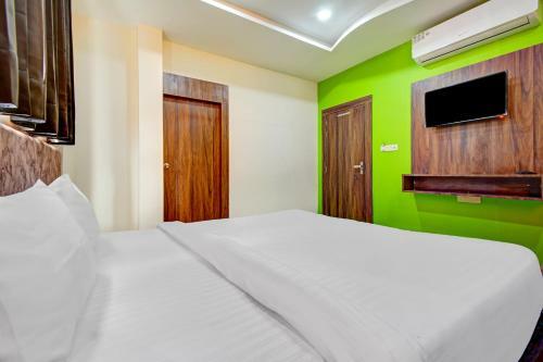 Oyo 86002 Hotel Komal Palace