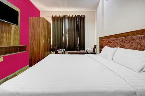 Oyo 86002 Hotel Komal Palace