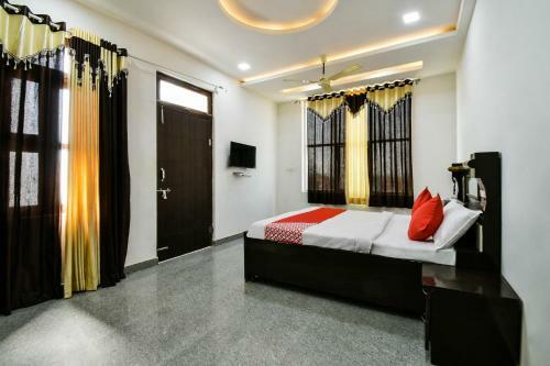 Oyo 40182 Hotel Apple Inn