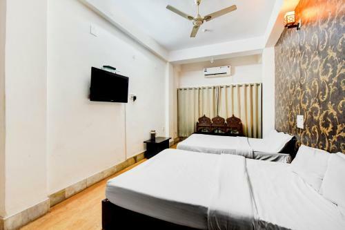 Collection O 85061 Hotel Welcome