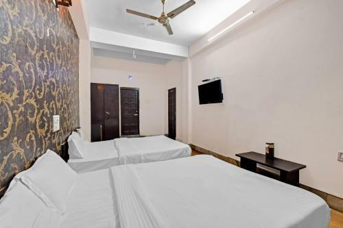 Collection O 85061 Hotel Welcome