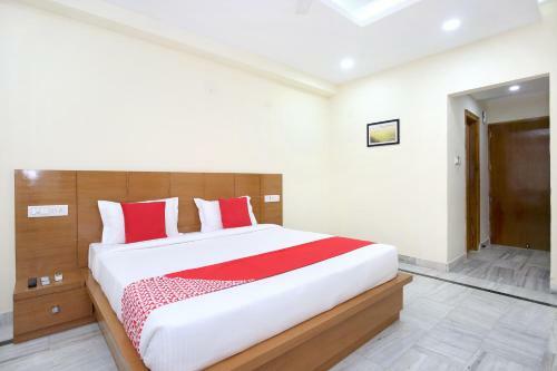 Capital O 12767 Hotel Grand Chinar