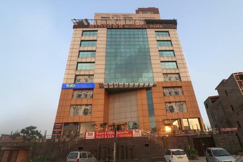Fabhotel Mid Town Grand