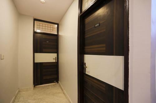 Hotel Silverkey Executive Stays 39733 Rc164 Noida-62
