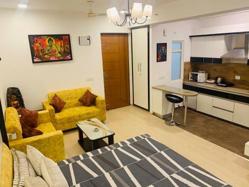 Apartamento The Vogue Square Near India Expo Mart