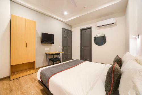 Hotel Admire Inn "atta Market, Noida Sector 18"