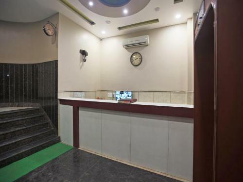 Collection O 81871 Hotel Ashray