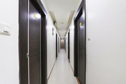 Collection O 81871 Hotel Ashray