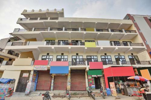Hotel Spot On 82185 Noida House