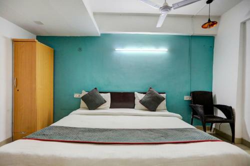 Collection O 82470 Hotel Rent Abode Aone Inn
